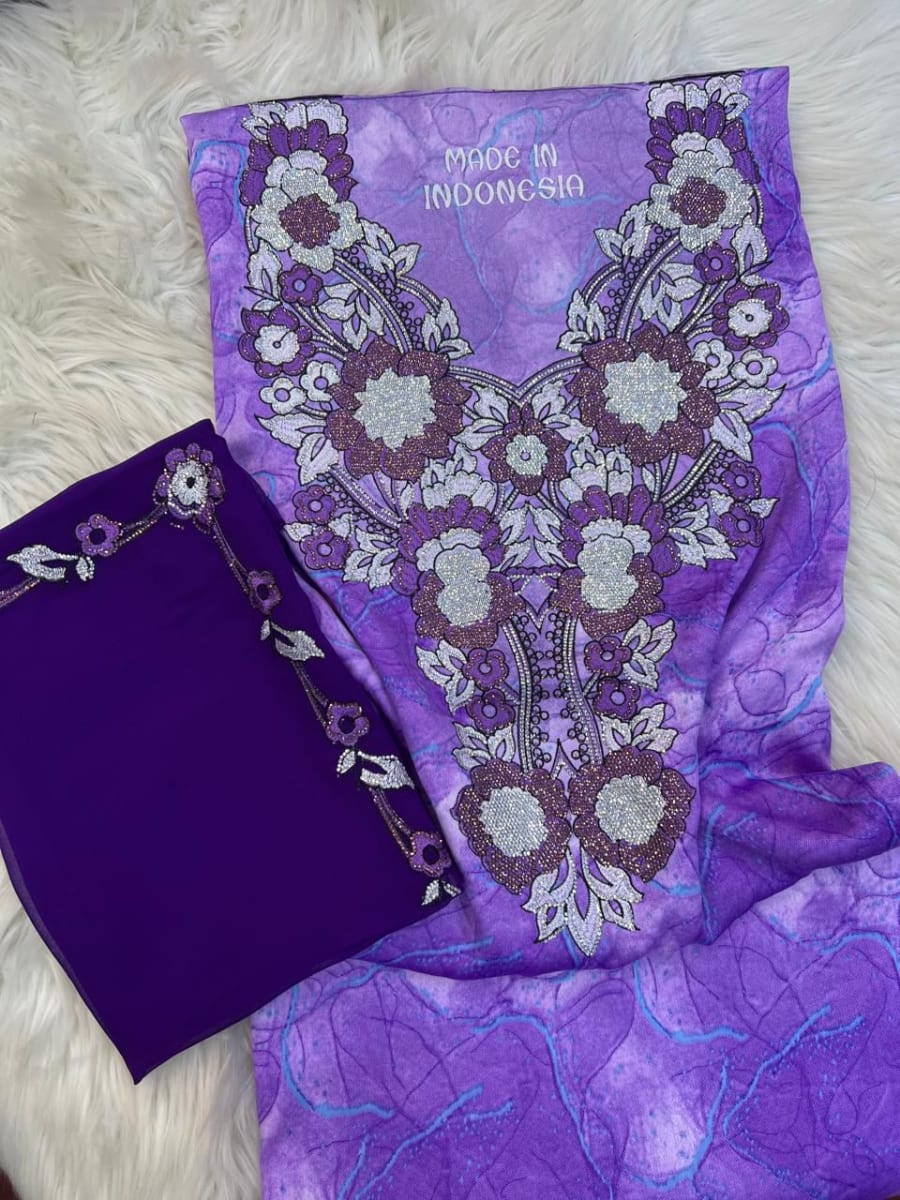 Mikhwar Andaloussi Violet Brode - Tissu Mariage 3ars Maroc couleur violet et blanc - Mikhwar UAE authentique disponible au Maroc chez Zargue