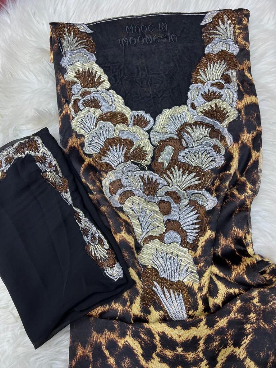 Mikhwar Andaloussi Tiger Noir - Tissu 3ars Mariage UAE Premium couleur noir et dore - Mikhwar UAE authentique disponible au Maroc chez Zargue