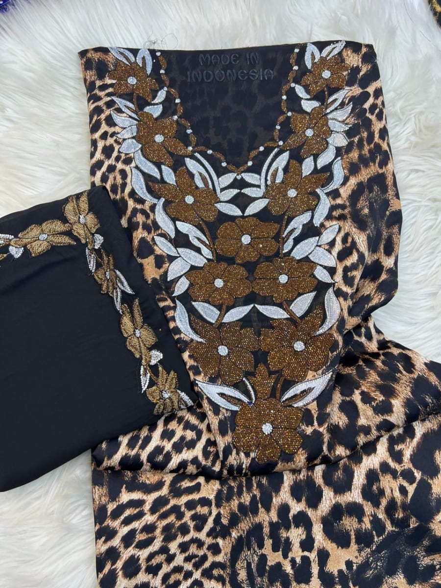 Mikhwar Andaloussi Tiger Noir - Tissu 3ars Mariage UAE Premium couleur noir et doré - Mikhwar UAE authentique disponible au Maroc chez Zargue