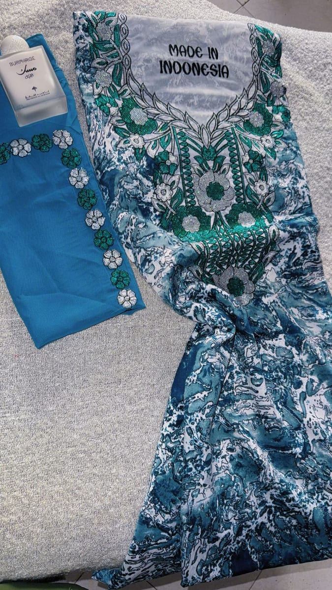 Mikhwar Andaloussi Bleu Brode - Tissu Mariage 3ars Maroc couleur bleu et vert - Mikhwar UAE authentique disponible au Maroc chez Zargue