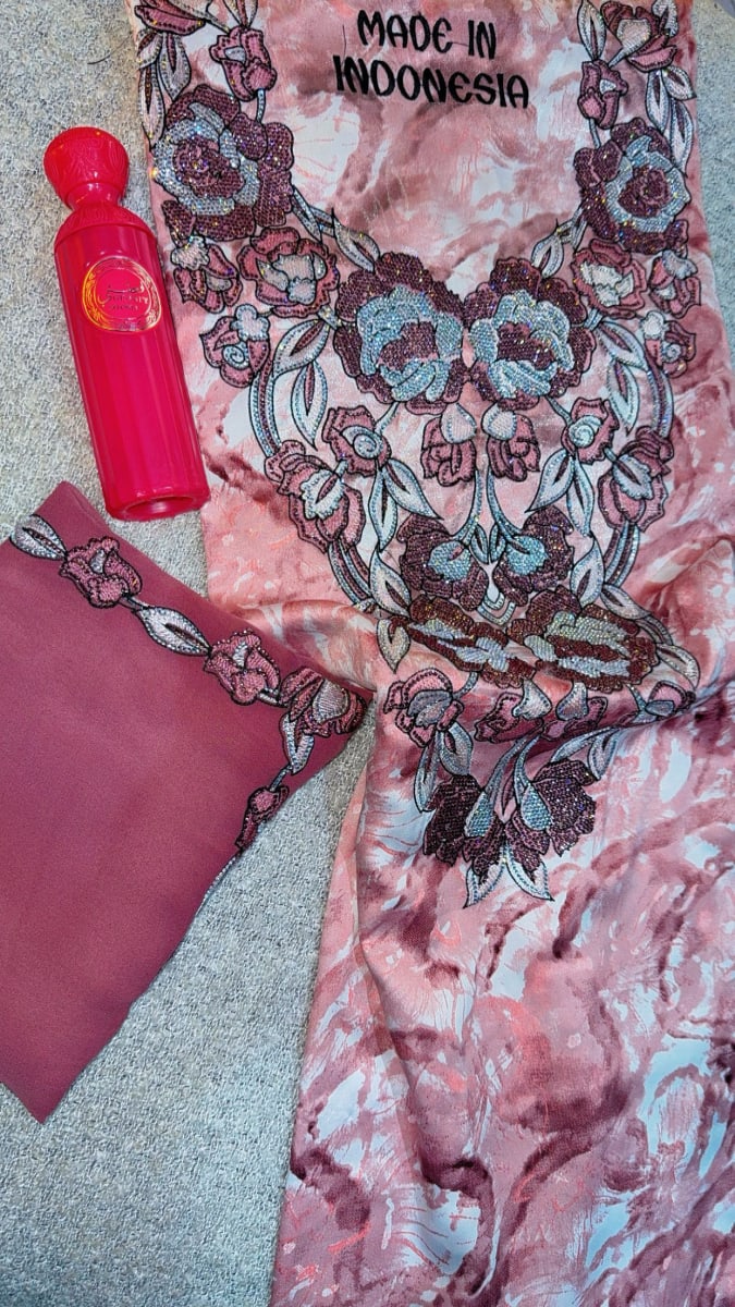 Mikhwar Andaloussi Rose Brode - Tissu Mariage 3ars Maroc couleur rose et marron - Mikhwar UAE authentique disponible au Maroc chez Zargue