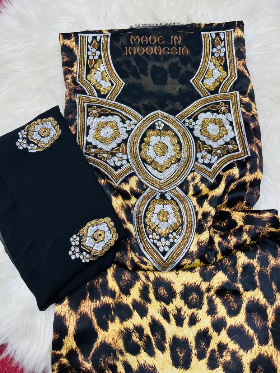 Mikhwar Andaloussi Tiger Noir - Tissu 3ars Mariage UAE Premium couleur noir et doré - Mikhwar UAE authentique disponible au Maroc chez Zargue