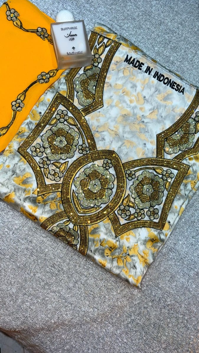 Mikhwar Andaloussi Blanc Brode - Tissu Mariage 3ars Maroc couleur blanc et doré - Mikhwar UAE authentique disponible au Maroc chez Zargue