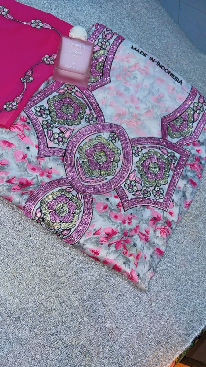 Mikhwar Andaloussi Rose Brode - Tissu Mariage 3ars Maroc couleur rose et blanc - Mikhwar UAE authentique disponible au Maroc chez Zargue