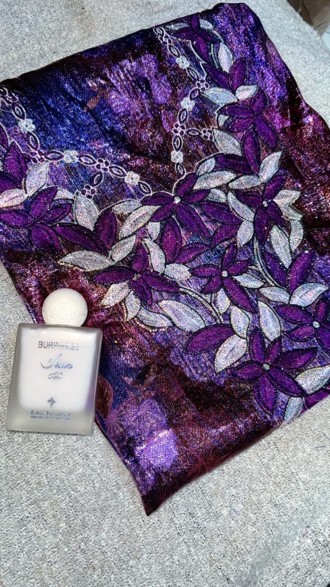 Tlija Italie Violet Elegant - Tissu Caftan Mariage Marocain couleur violet et bleu - Mikhwar UAE authentique disponible au Maroc chez Zargue