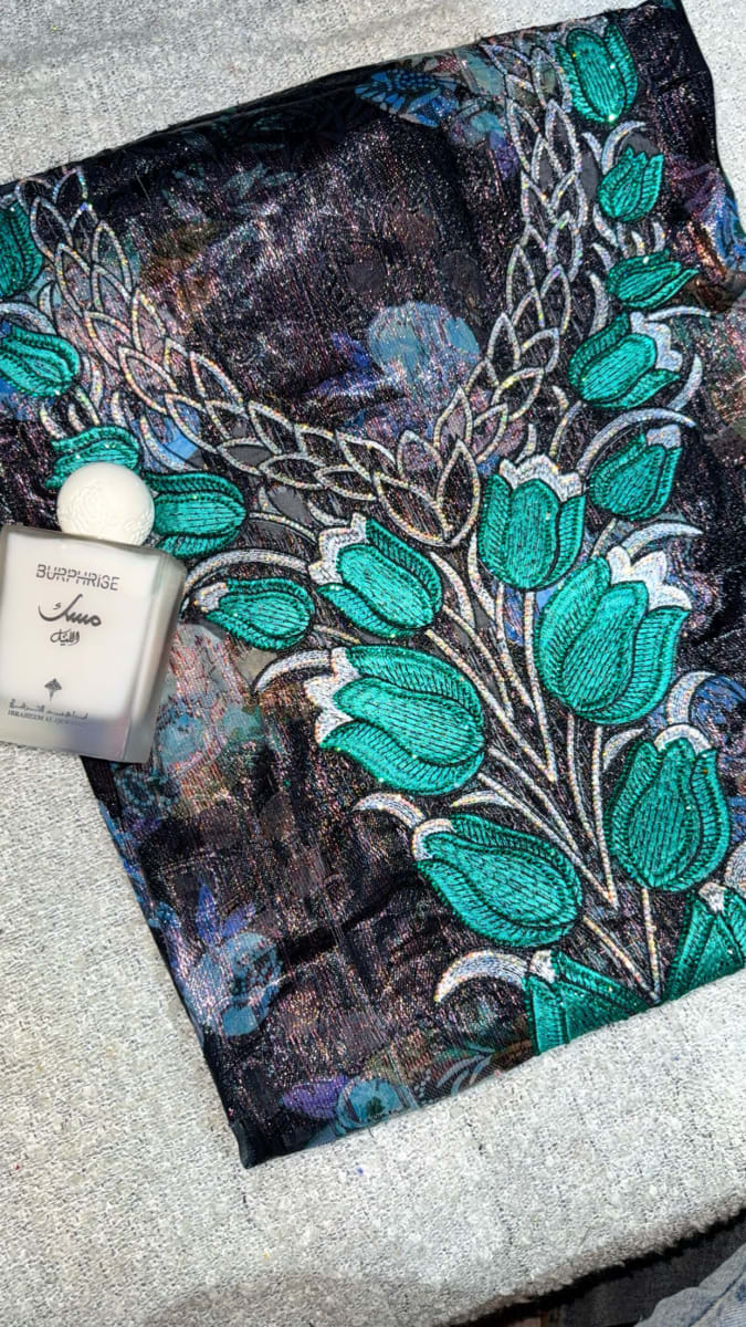 Tlija Italie Noir Elegant - Tissu Caftan Mariage Marocain couleur noir et turquoise - Mikhwar UAE authentique disponible au Maroc chez Zargue