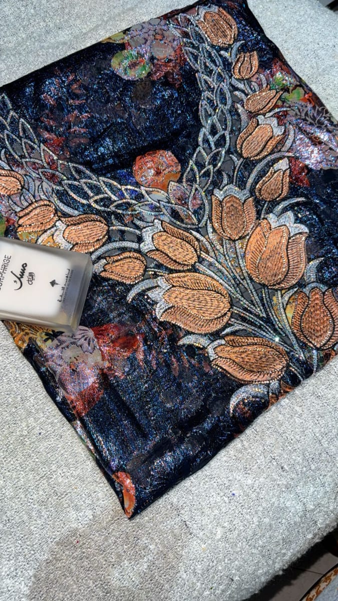 Tlija Italie Noir Elegant - Tissu Caftan Mariage Marocain couleur noir et peche - Mikhwar UAE authentique disponible au Maroc chez Zargue