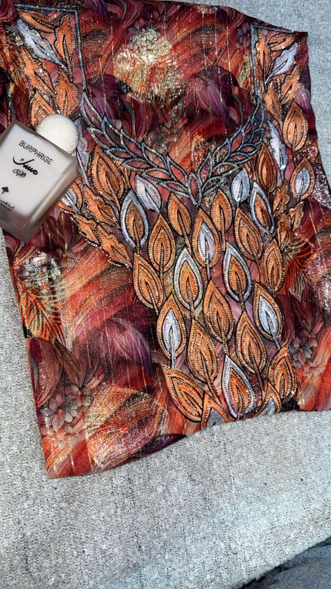 Tlija Italie Rouge Elegant - Tissu Caftan Mariage Marocain couleur rouge et orange - Mikhwar UAE authentique disponible au Maroc chez Zargue