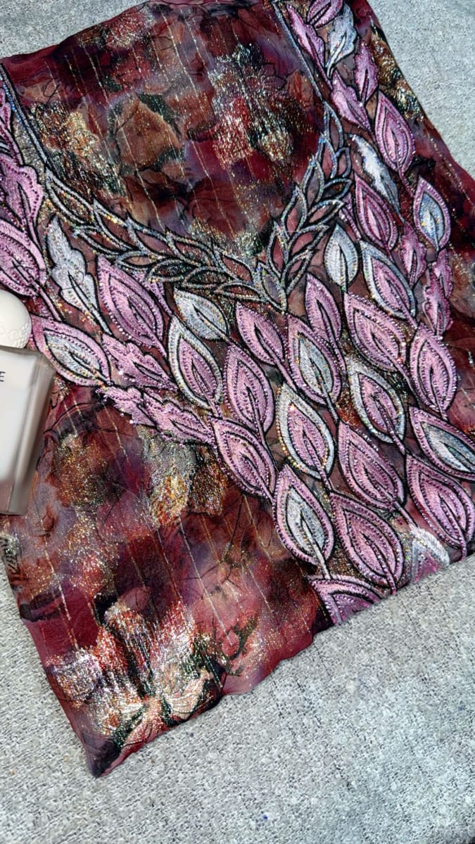 Tlija Italie Rouge Elegant - Tissu Caftan Mariage Marocain couleur rouge et rose - Mikhwar UAE authentique disponible au Maroc chez Zargue