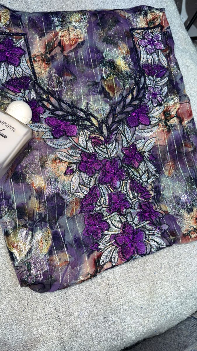Tlija Italie Violet Elegant - Tissu Caftan Mariage Marocain couleur violet et or - Mikhwar UAE authentique disponible au Maroc chez Zargue