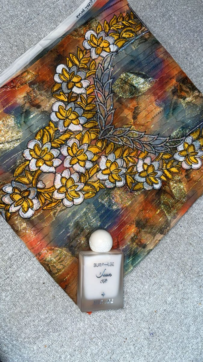 Tlija Italie Doré Elegant - Tissu Caftan Mariage Marocain couleur doré et blanc - Mikhwar UAE authentique disponible au Maroc chez Zargue