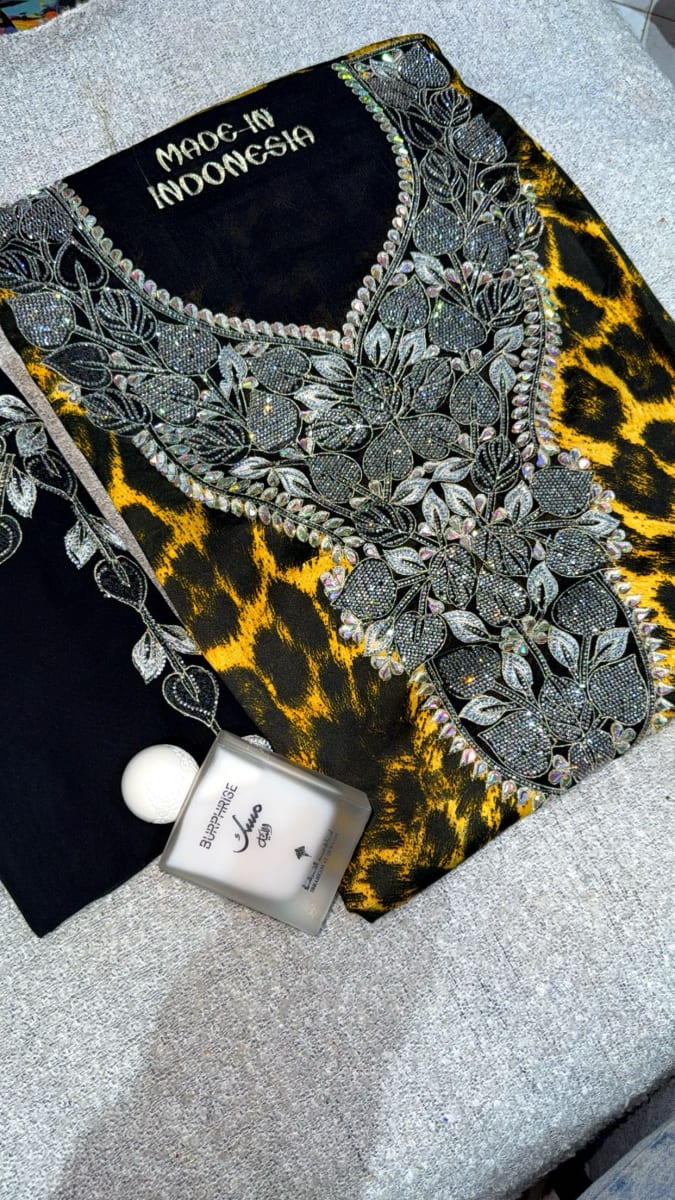 Mikhwar Andaloussi Tiger Noir - Tissu 3ars Mariage UAE Premium couleur noir et jaune - Mikhwar UAE authentique disponible au Maroc chez Zargue
