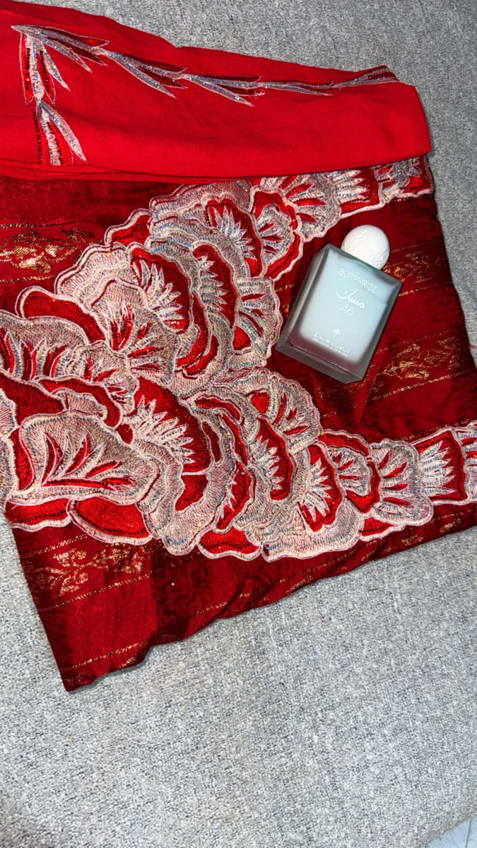 Mikhwar Jawhara Rouge - Tissu Luxe 3ars Mariage UAE couleur rouge et dore - Mikhwar UAE authentique disponible au Maroc chez Zargue