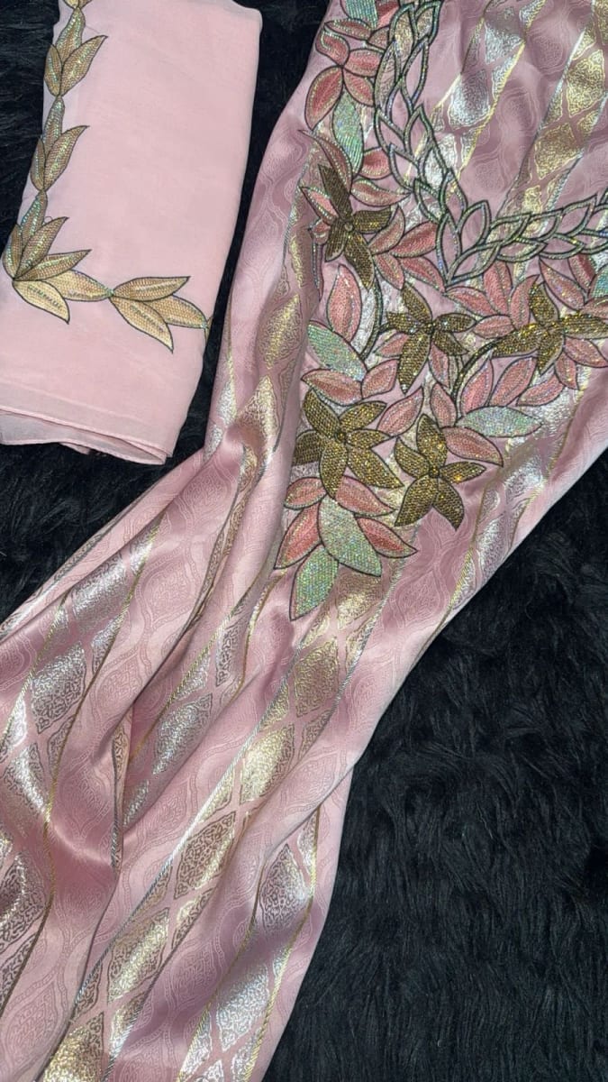 Mikhwar Jawhara Rose - Tissu Luxe 3ars Mariage UAE couleur rose et doré - Mikhwar UAE authentique disponible au Maroc chez Zargue