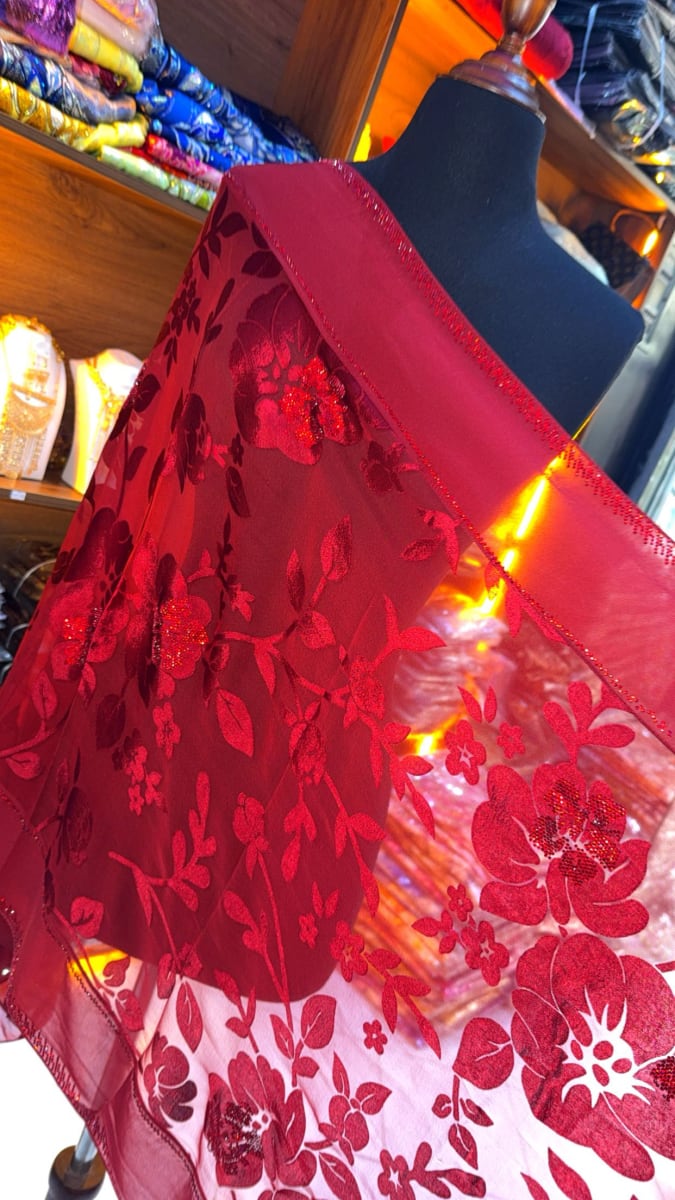 Foulard Tlija Rouge - Chale Elegant UAE Mariee Marocaine couleur rouge et blanc - Foulard UAE authentique disponible au Maroc chez Zargue