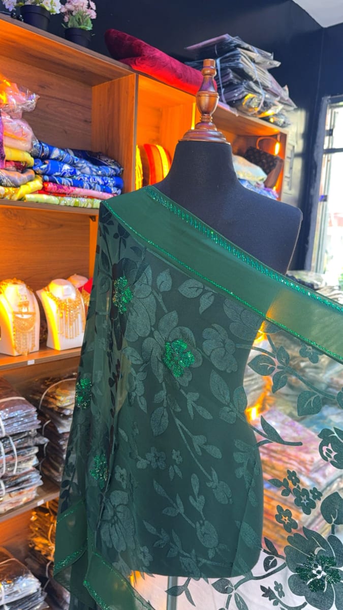 Foulard Tlija Vert - Chale Elegant UAE Mariee Marocaine couleur vert et noir - Foulard UAE authentique disponible au Maroc chez Zargue