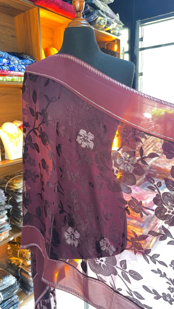 Foulard Tlija Violet - Chale Elegant UAE Mariee Marocaine couleur violet et blanc - Foulard UAE authentique disponible au Maroc chez Zargue