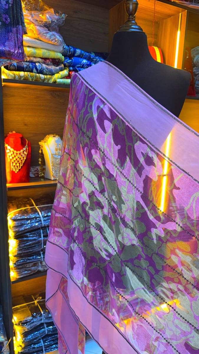 Foulard Carre Violet UAE Premium - Chale Mariage Maroc couleur violet et dore - Foulard UAE authentique disponible au Maroc chez Zargue