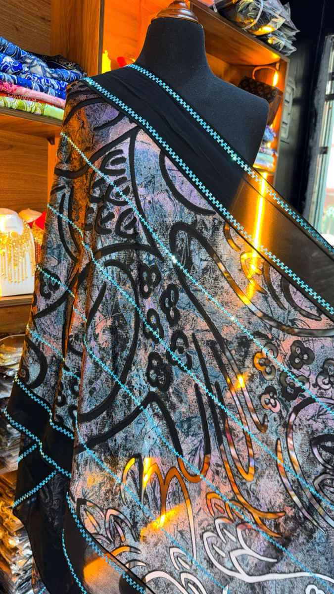Foulard Carre Noir UAE Premium - Chale Mariage Maroc couleur noir et turquoise - Foulard UAE authentique disponible au Maroc chez Zargue