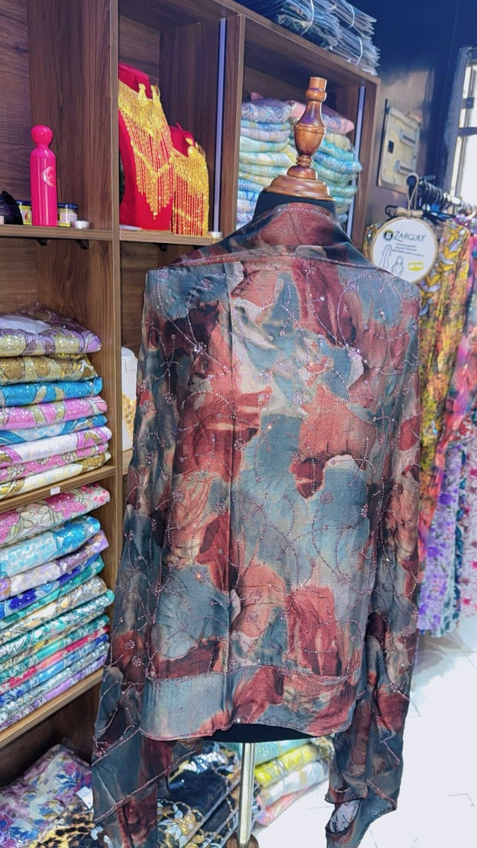 Foulard Chila Rouge - Chale Traditionnel UAE Mariage 3ars couleur rouge et bleu - Foulard UAE authentique disponible au Maroc chez Zargue