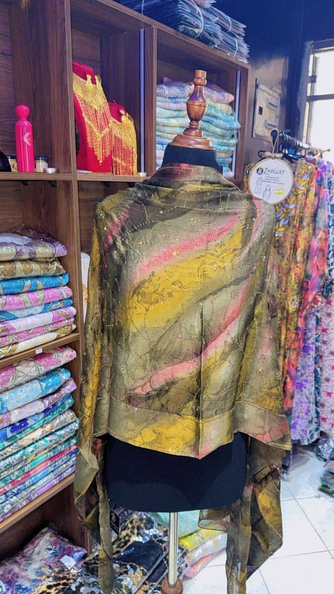 Foulard Chila Jaune - Chale Traditionnel UAE Mariage 3ars couleur jaune et rose - Foulard UAE authentique disponible au Maroc chez Zargue