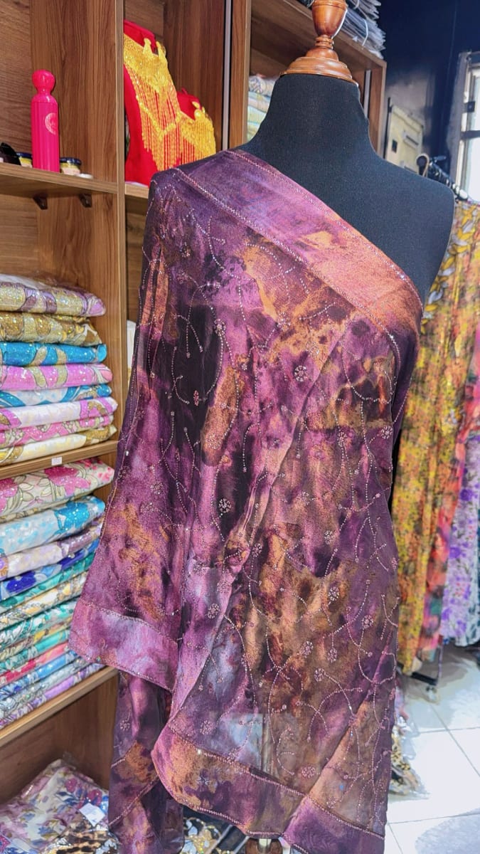 Foulard Chila Violet - Chale Traditionnel UAE Mariage 3ars couleur violet et dore - Foulard UAE authentique disponible au Maroc chez Zargue