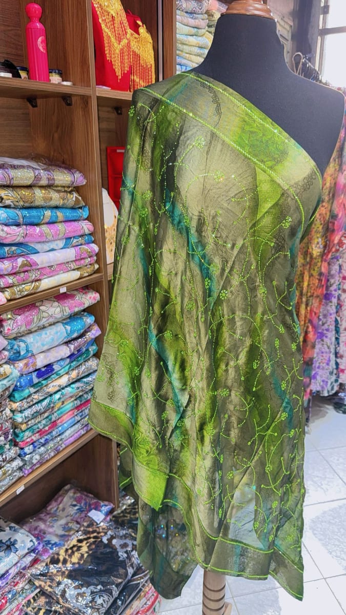 Foulard Chila Vert - Chale Traditionnel UAE Mariage 3ars couleur vert et doré - Foulard UAE authentique disponible au Maroc chez Zargue