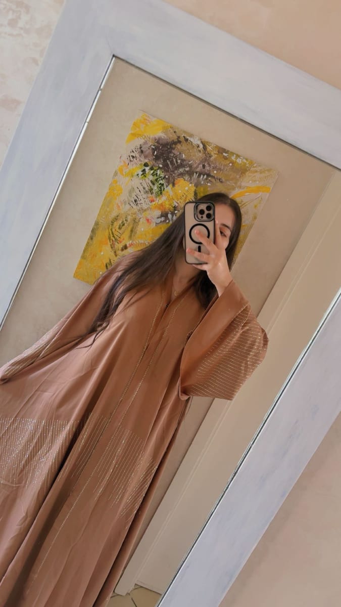 Abaya Peche Premium UAE - Robe Elegante Mariage Maroc couleur peche et jaune - Abaya Dubai authentique disponible au Maroc chez Zargue