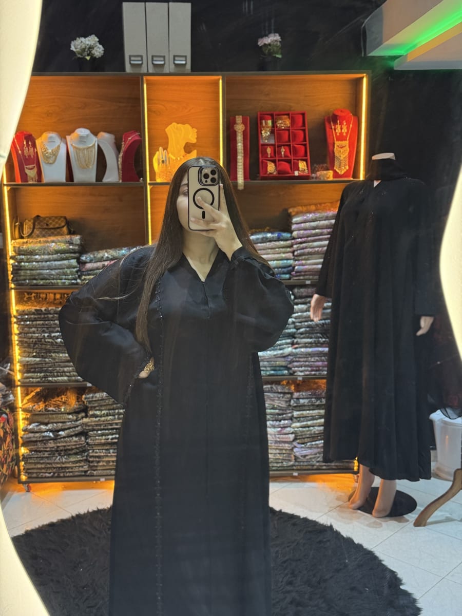 Abaya Noir Premium UAE - Robe Elegante Mariage Maroc couleur noir et doré - Abaya Dubai authentique disponible au Maroc chez Zargue