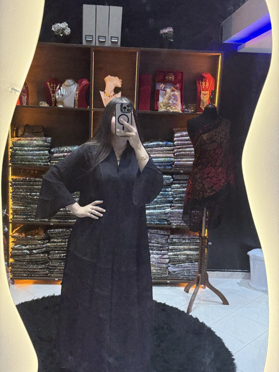 Abaya Noir Premium UAE - Robe Elegante Mariage Maroc couleur noir et doré - Abaya Dubai authentique disponible au Maroc chez Zargue