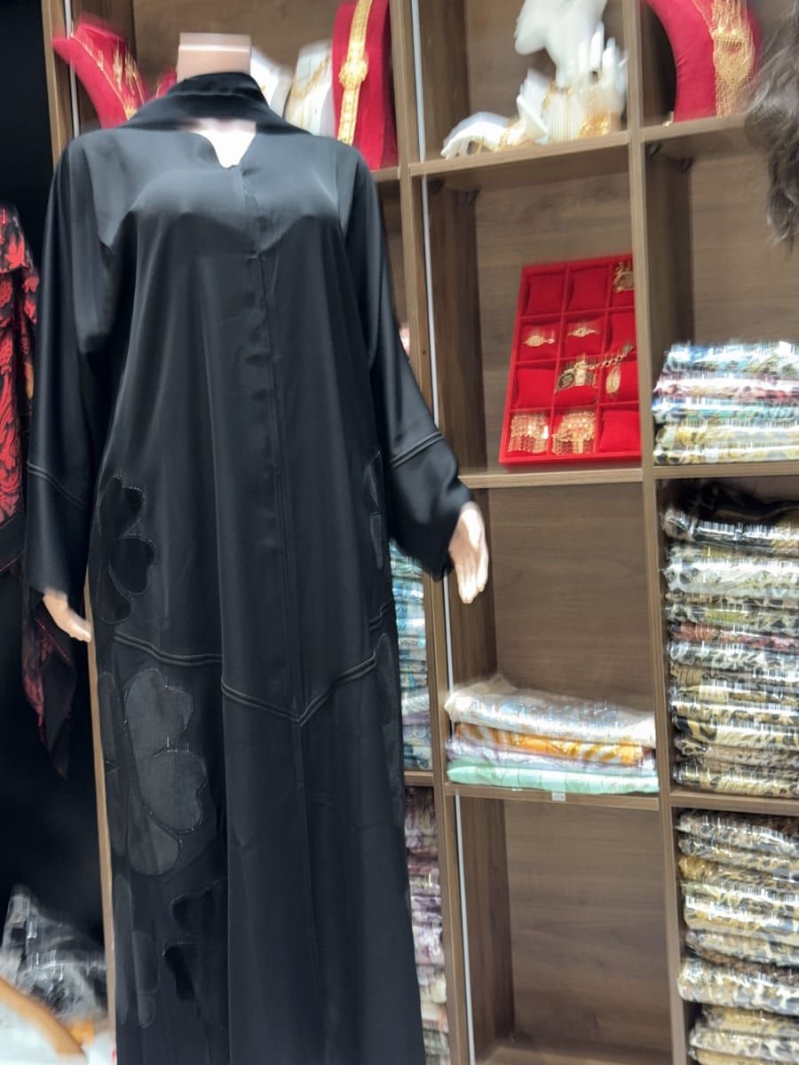 Abaya Noir Premium UAE - Robe Elegante Mariage Maroc couleur noir et dore - Abaya Dubai authentique disponible au Maroc chez Zargue
