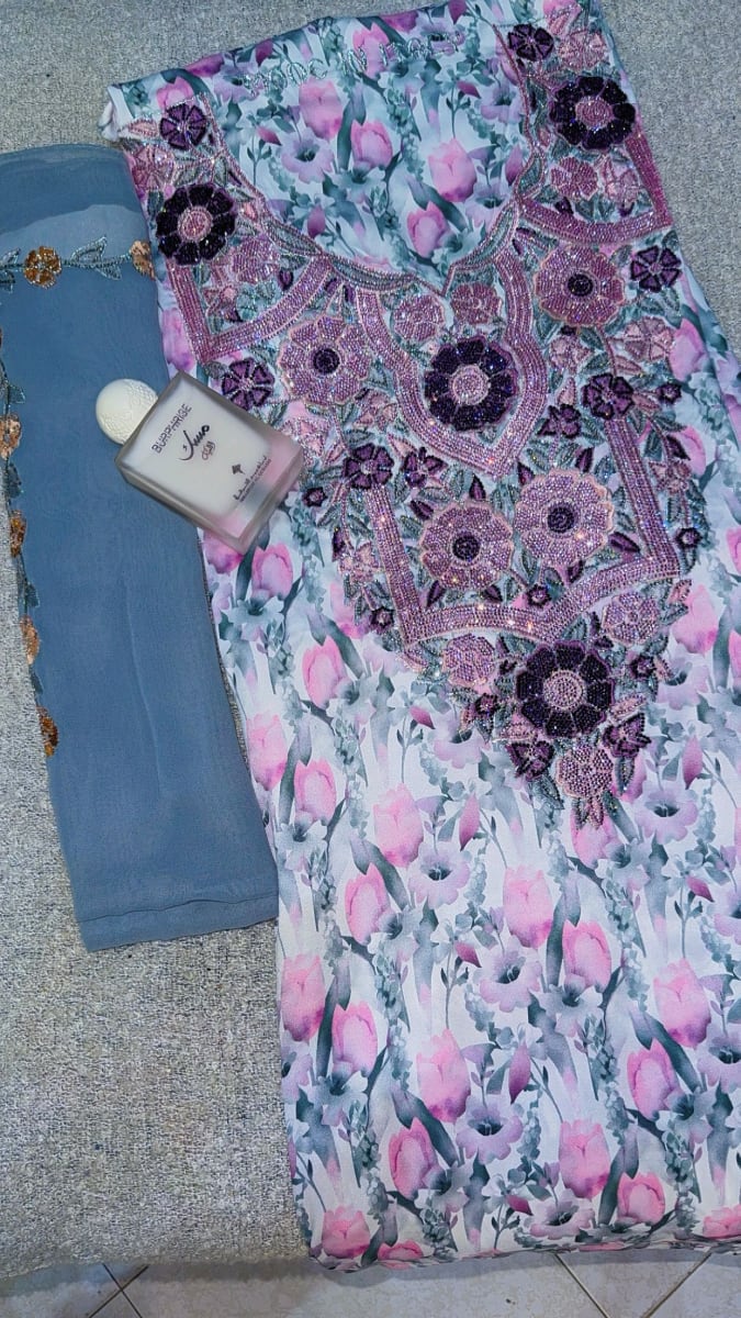 Tlija Italie 3D Rose - Tissu Caftan Mariee 2026 Maroc couleur rose et violet - Mikhwar UAE authentique disponible au Maroc chez Zargue