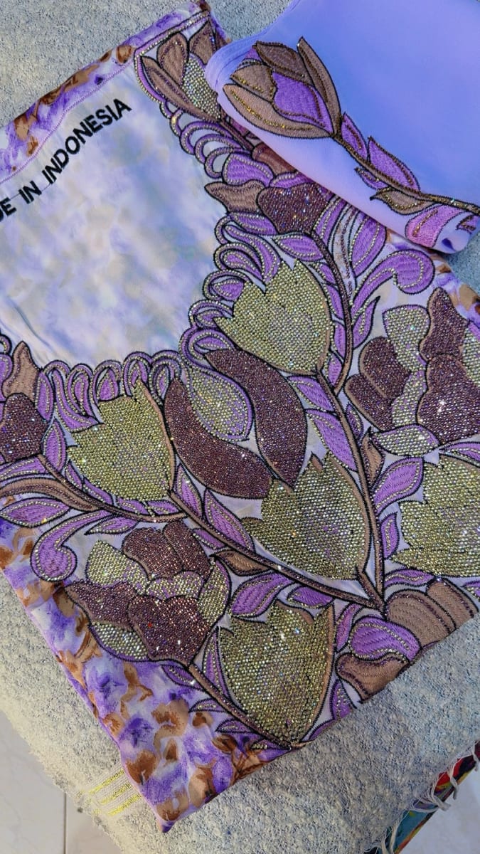 Mikhwar Andaloussi Violet Brode - Tissu Mariage 3ars Maroc couleur violet et vert - Mikhwar UAE authentique disponible au Maroc chez Zargue
