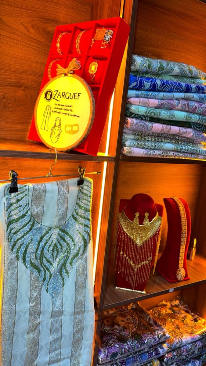 Mikhwar Jawhara Rouge - Tissu Mariage Premium Emirats couleur rouge et doré - Mikhwar UAE authentique disponible au Maroc chez Zargue