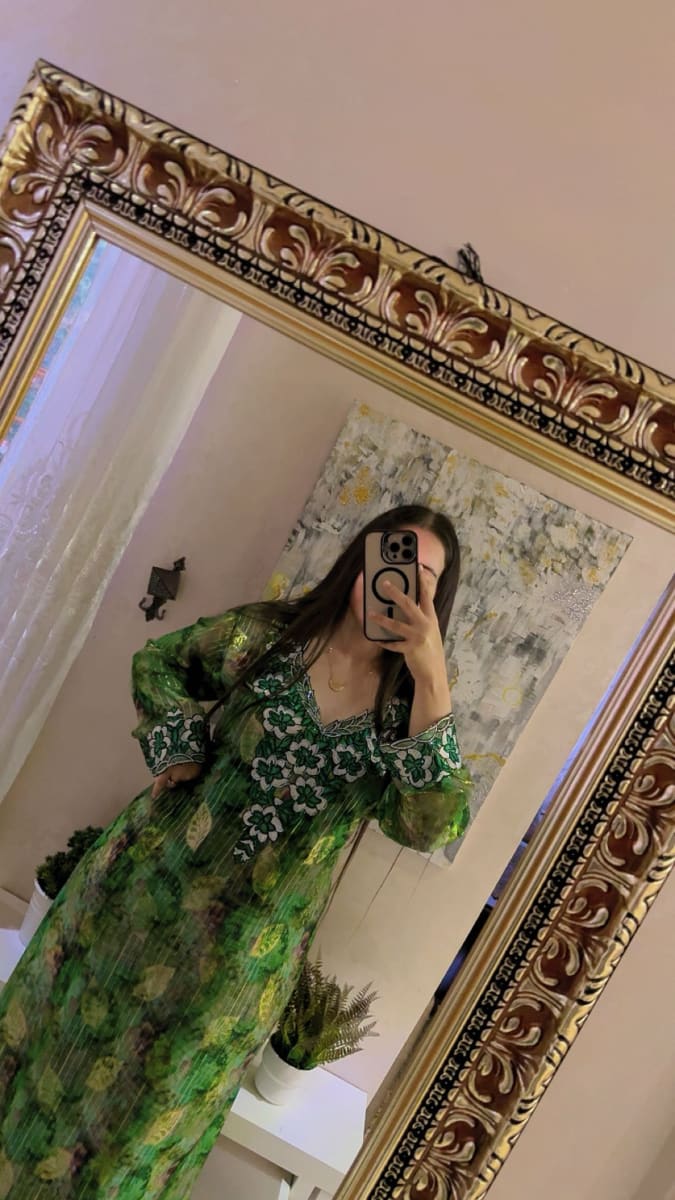 Tlija Italie Vert Elegant - Tissu Caftan Mariage Marocain couleur vert et or - Mikhwar UAE authentique disponible au Maroc chez Zargue