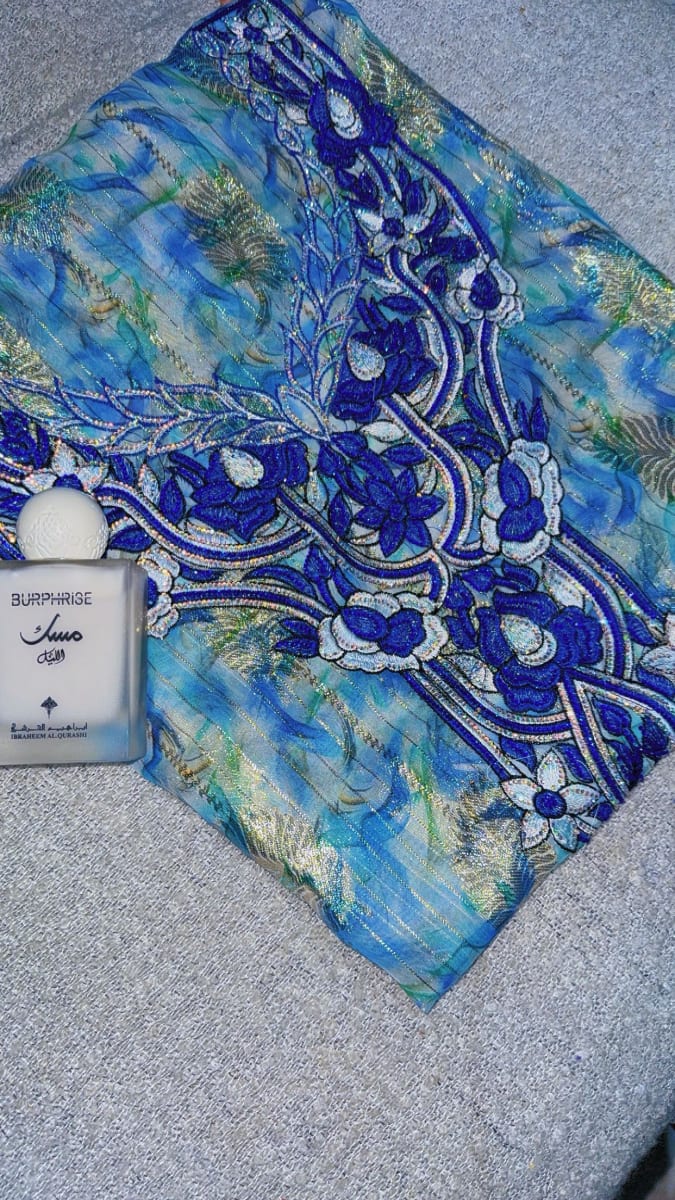 Tlija Italie Bleu Elegant - Tissu Caftan Mariage Marocain couleur bleu et vert - Mikhwar UAE authentique disponible au Maroc chez Zargue