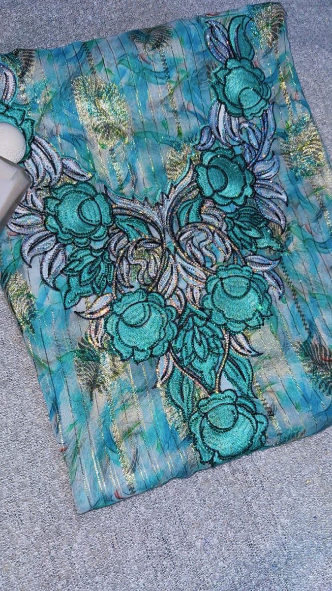 Tlija Italie Turquoise Elegant - Tissu Caftan Mariage Marocain couleur turquoise et violet - Mikhwar UAE authentique disponible au Maroc chez Zargue
