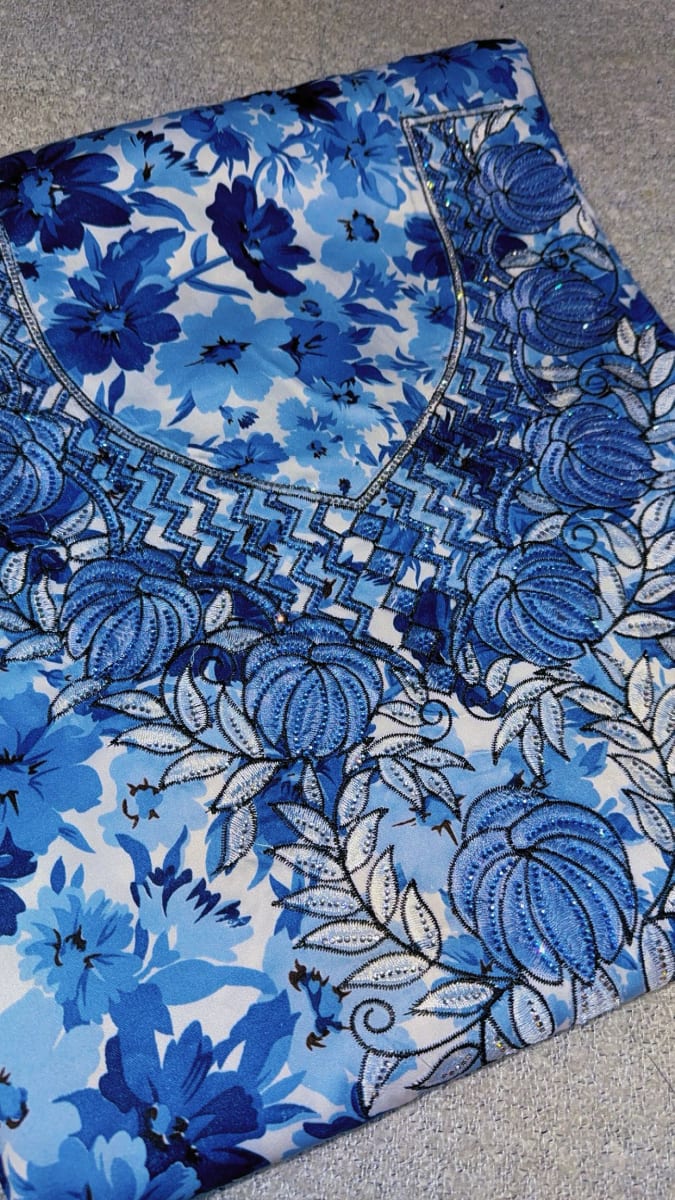 Mikhwar Andaloussi Bleu Brode - Tissu Mariage 3ars Maroc couleur bleu et blanc - Mikhwar UAE authentique disponible au Maroc chez Zargue