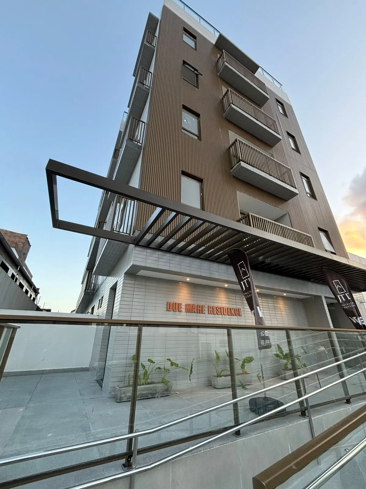Apto 3 Quartos Intermares Nascente Sul em Intermares