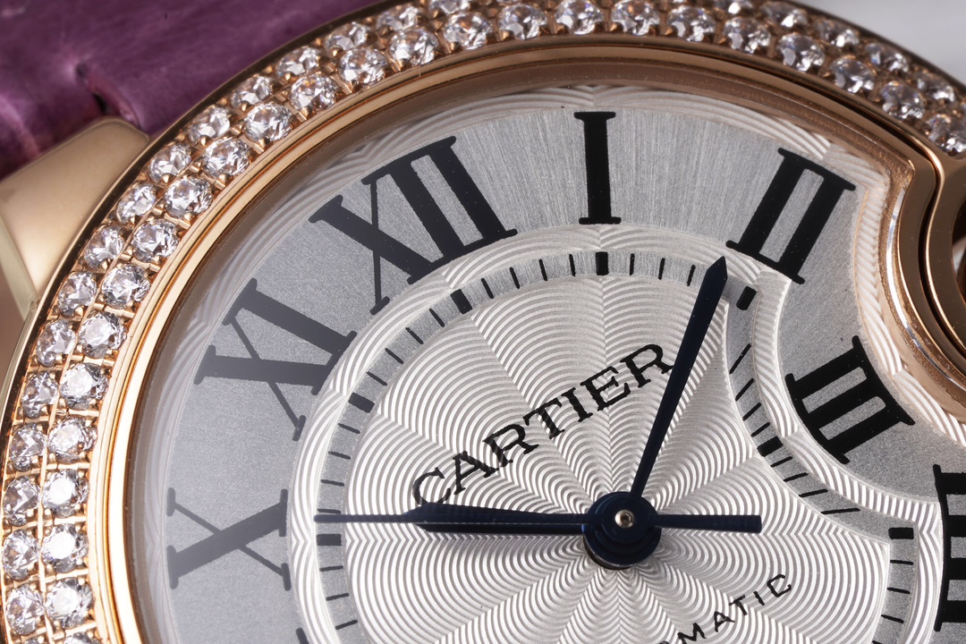 까르띠에 AF공장 까르띠에 발롱 브루 드 로즈골드 다이아 베젤 / 퍼플 가죽밴드 33mm SEIKO NH05A 21J 무브먼트 상세 이미지 4