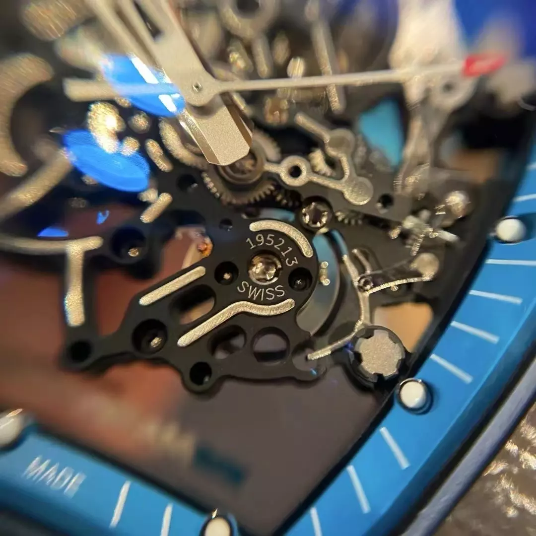 오데마피게 APS공장 V2 리차드밀 부바왓슨 RM-055 블랙 카본 케이스 블루 러버밴드 NTPT 카본, 리얼 티타늄 제작 상세 이미지 8