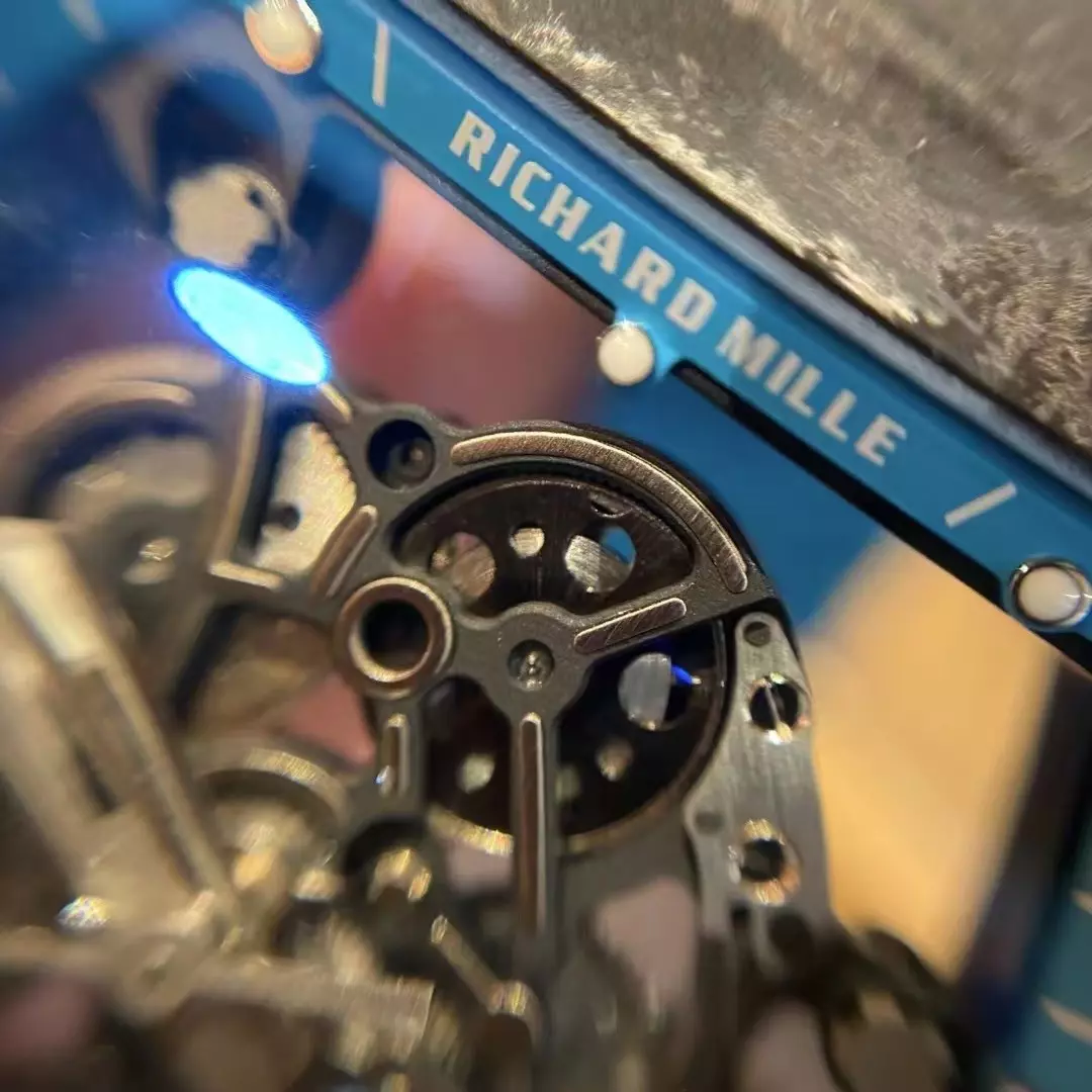 오데마피게 APS공장 V2 리차드밀 부바왓슨 RM-055 블랙 카본 케이스 블루 러버밴드 NTPT 카본, 리얼 티타늄 제작 상세 이미지 15