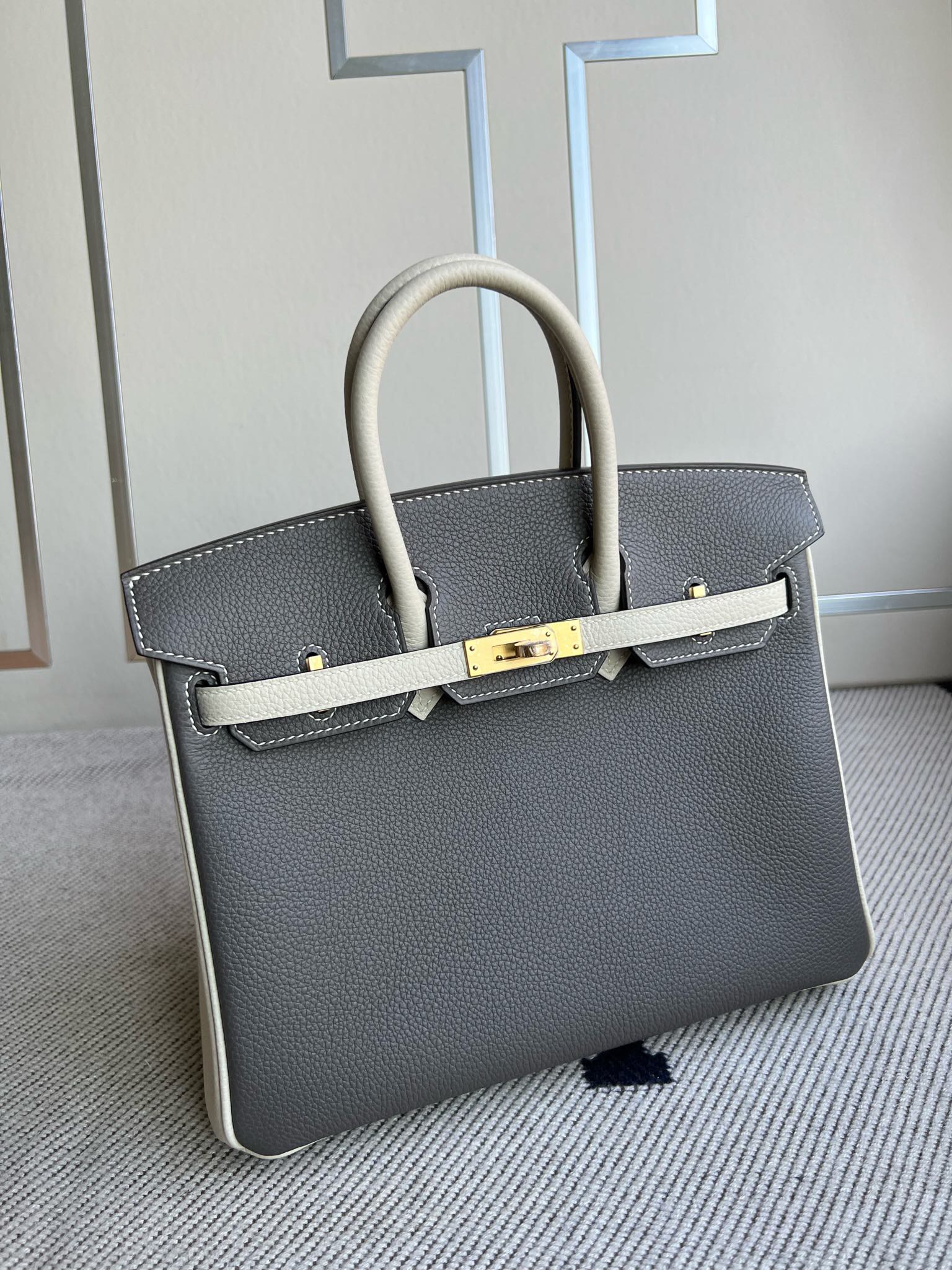 에르메스 반수공 에르메스 버킨백 25 그레이 화이트 금장 엡송  상세 이미지 4