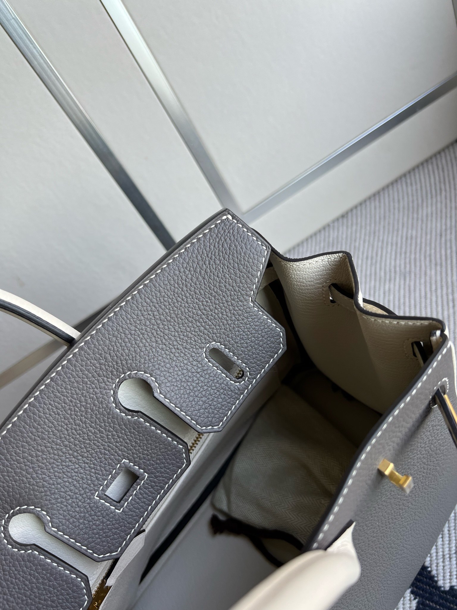 에르메스 반수공 에르메스 버킨백 25 그레이 화이트 금장 엡송  상세 이미지 5