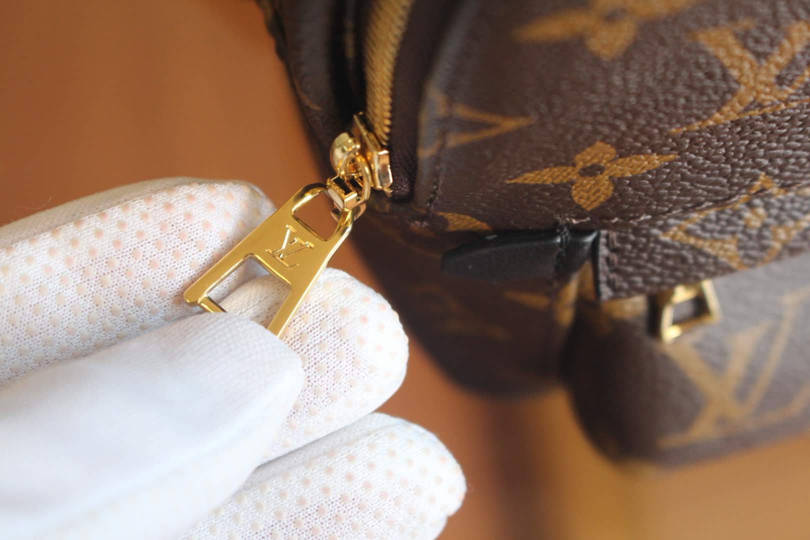 루이비통 루이비통 팜 스프링스 미니 모노그램 M44873 정품 동일가죽 사용! 상세 이미지 4