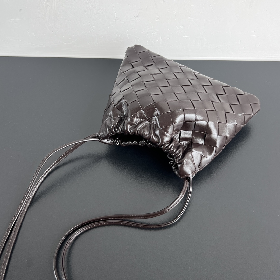 보테가 보테가 베네타 미니 파우치 백 브라운 816987 21x16.6 cm 상세 이미지 5