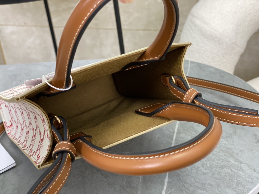 셀린느 셀린느 샤이니 버티컬 카바스 캔버스백 194372 17 x 21 x 4 cm 상세 이미지 14