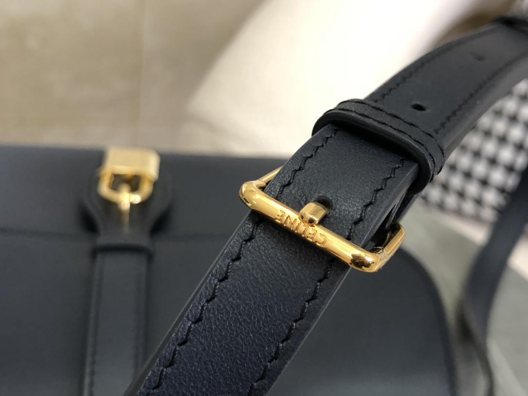 셀린느 셀린느 블랙 타부 미디엄 숄더백 블루 196583 22 x 16 x 7 cm 상세 이미지 12