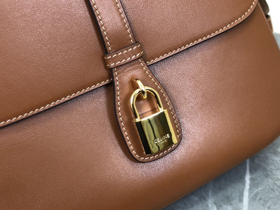 셀린느 셀린느 블랙 타부 미디엄 숄더백 탄 196583 22 x 16 x 7 cm 상세 이미지 10