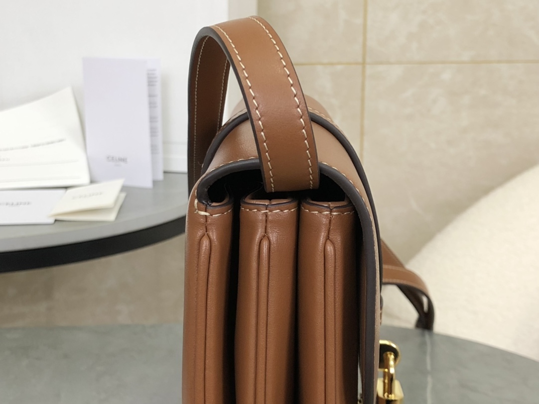 셀린느 셀린느 블랙 타부 미디엄 숄더백 탄 196583 22 x 16 x 7 cm 상세 이미지 12